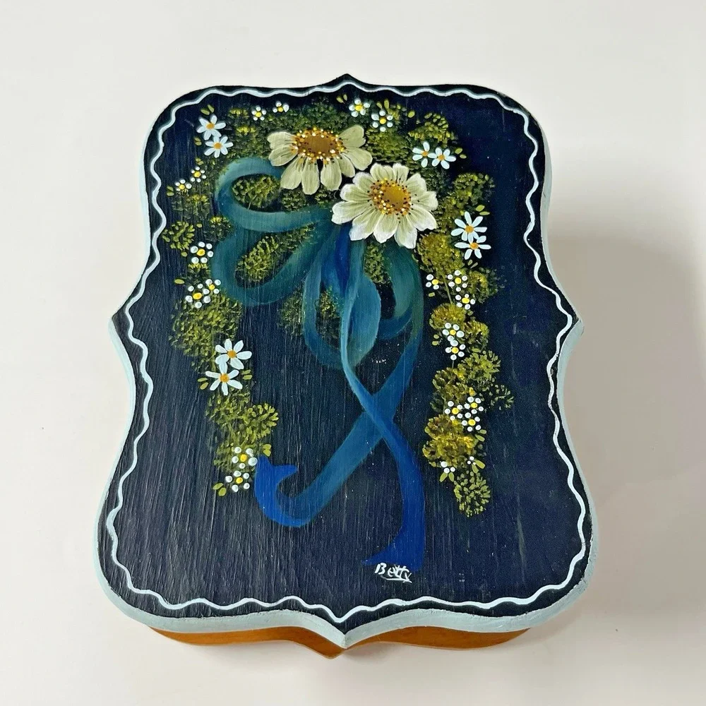 Vtg Tole Painted Black Daisy Wood Trinket Box Handmade Artist Signed‎